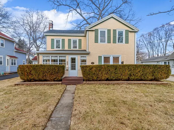 1329 Dodge STREET, Lake Geneva, WI 53147