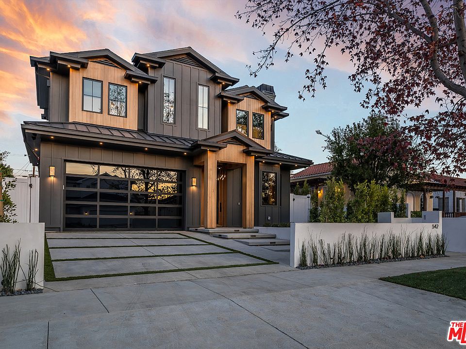 1st image of 542 N Poinsettia Pl