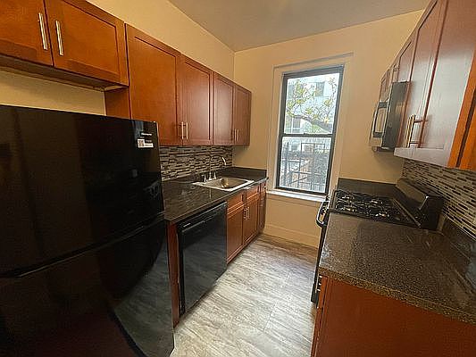 2nd image of 675 Academy St #2S