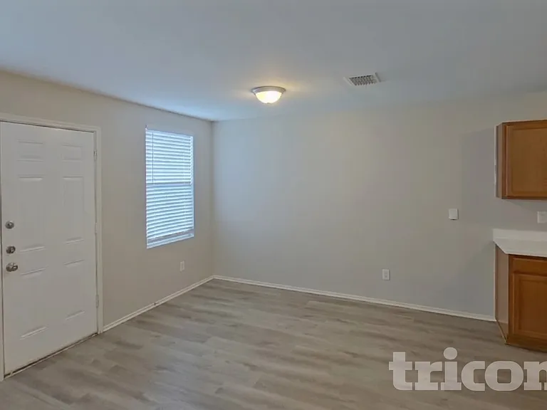 2749 Ingram Cir — Photo 6