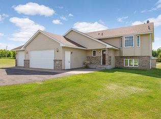 28600 Snowgoose Trl, Shafer, MN 55074