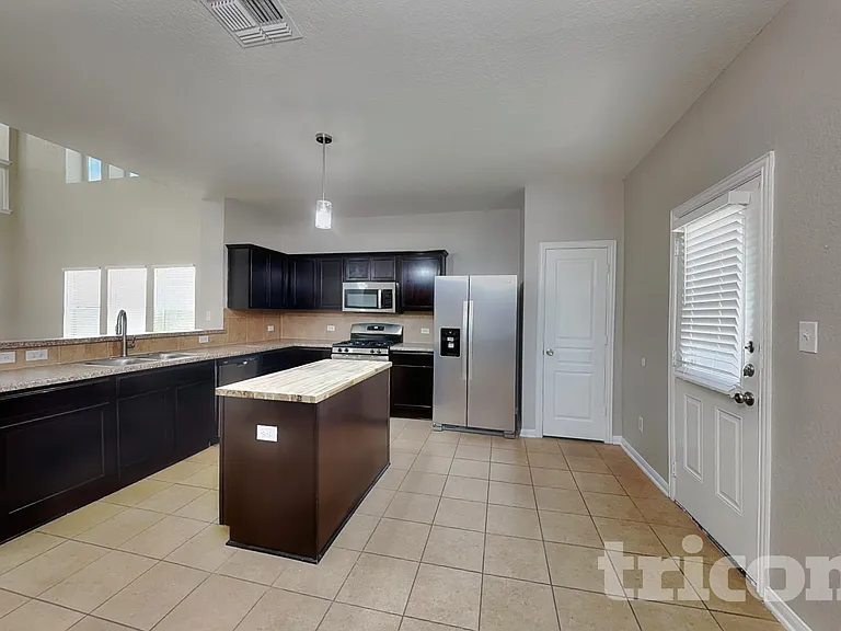 8819 Olmstead Park — Photo 5