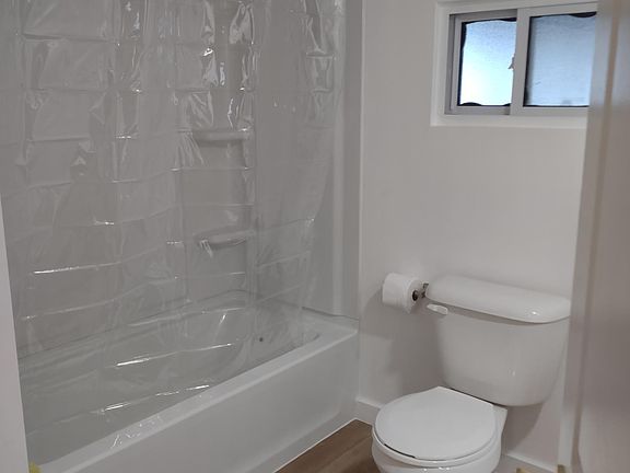 5th image of 62 Clopper St #2