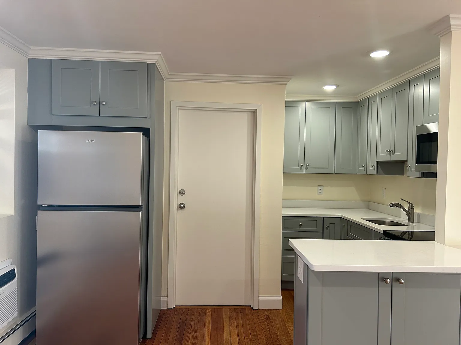 1 bed, 1.0 bath, $2,250 — Photo 2