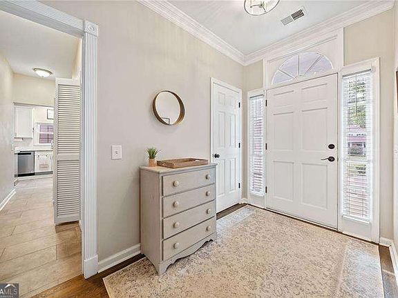 4th image of 2376 Battle Forest Dr SW