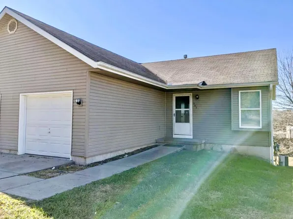 502 N Grove St, Kearney, MO 64060