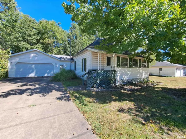 200 S Dent St, Carterville, IL 62918