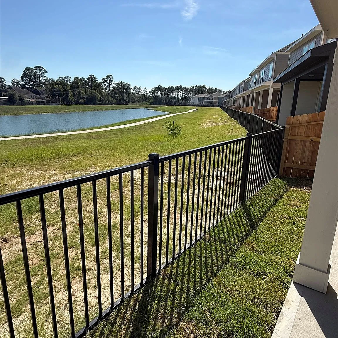 3 bed, 2.5 bath, $2,400 — Photo 4