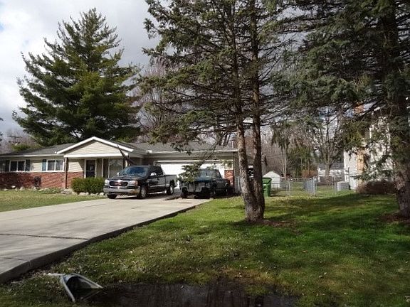 4th image of 47365 Nita St