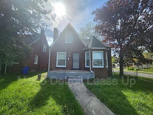 19419 Westphalia St Photo 1
