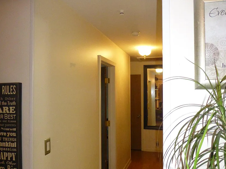 Hallway to bedrooms