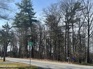 2239 Van Antwerp Rd, Niskayuna, NY 12309