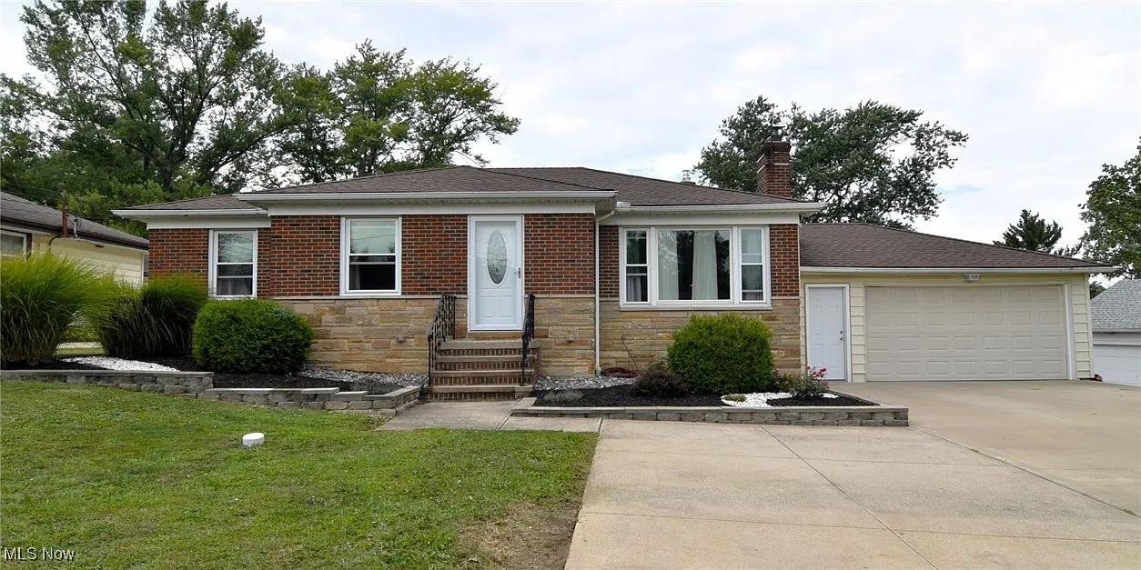 10696 Ridge Rd photo 1