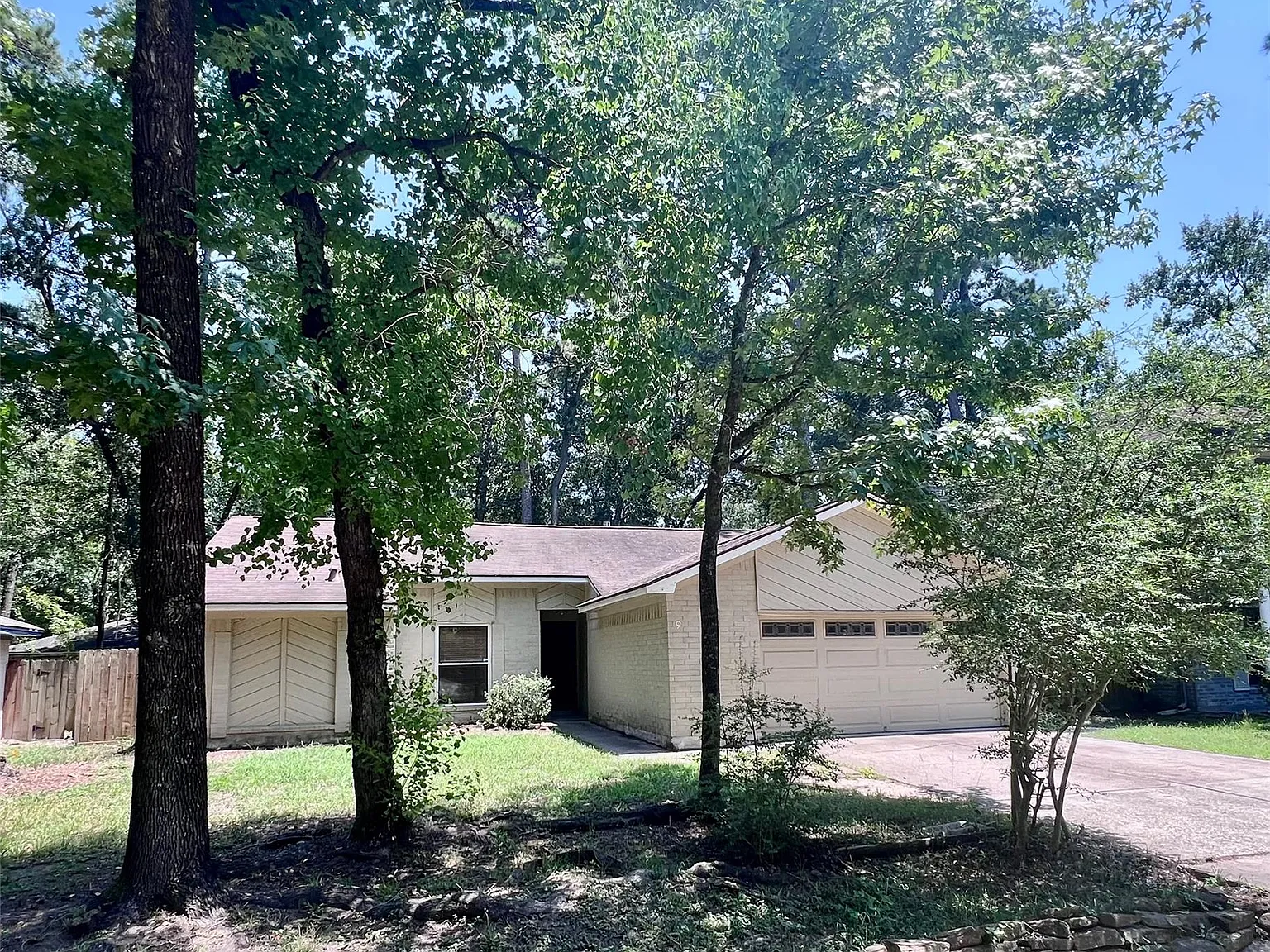 3 bed, 2.0 bath, 1675 sqft, $2,200 — Photo 1