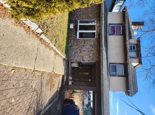 22 Winyah Ter, New Rochelle, NY 10801