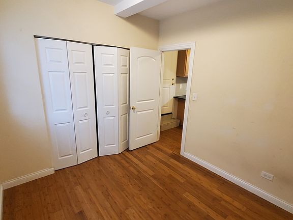 5th image of 3110 W Walton St #102