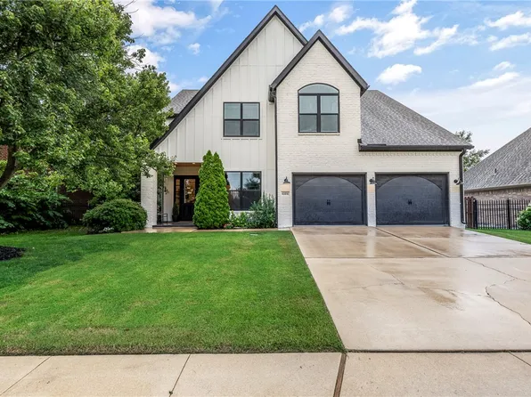 6504 W Hearth Stone Dr, Rogers, AR 72758