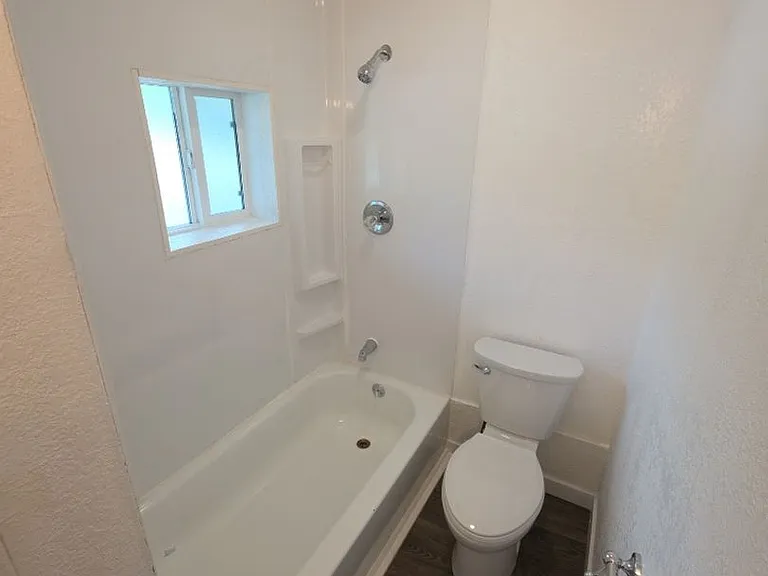13451 Lakeshore Dr — Photo 8