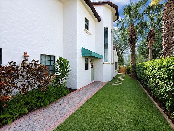 5th image of 2908 Hidden Harbour Ct