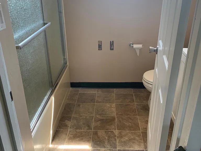 1410 Grant St N — Photo 10