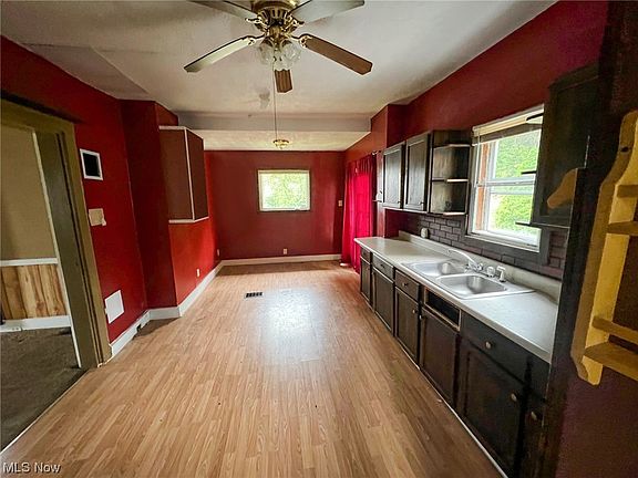 4th image of 403 N 8th St