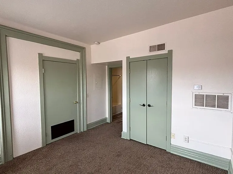 1007 N Summit St — Photo 26