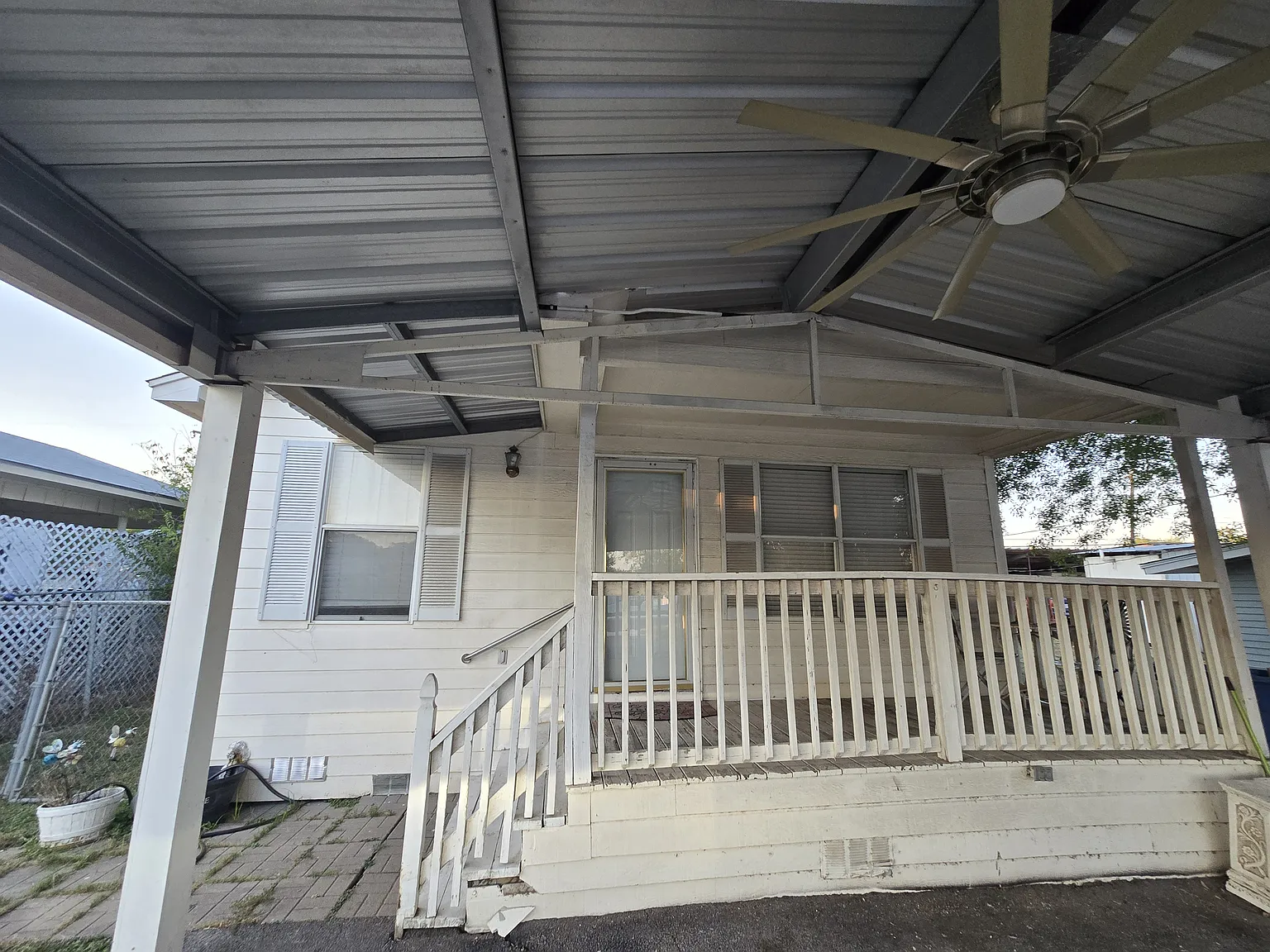 227 Esma St — Photo 4