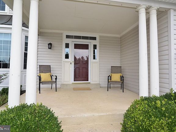 Huge front porch, perfect for morning coffee!