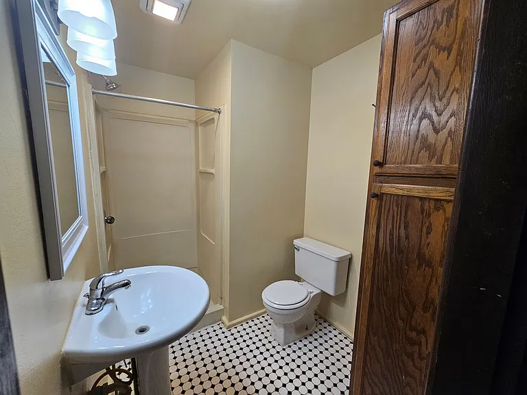 1229 Vinton Ave — Photo 8