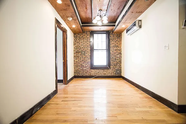 Rented by Nooklyn NYC LLC | media 32