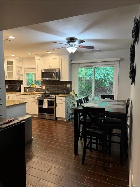 2 bed, 2.0 bath, 1100 sqft, $3,600 — Photo 3