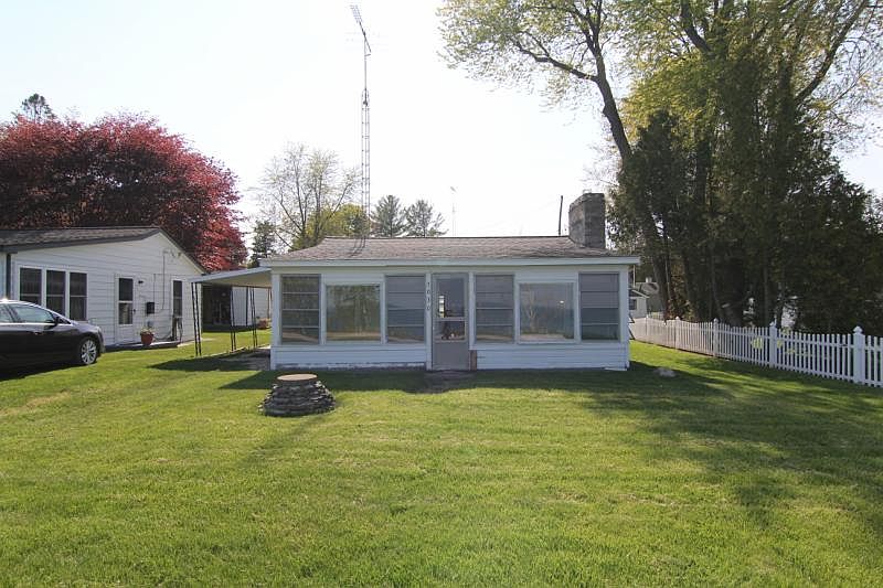 1st image of 7030 Lakeview Dr