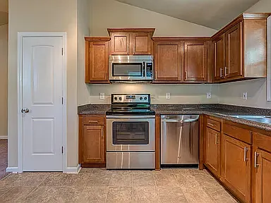 1338 Mabry Ave SE — Photo 2