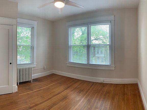 Bedroom...lots of windows and southern exposure.