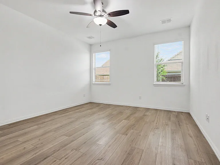 1118 Mahogany Ln — Photo 19