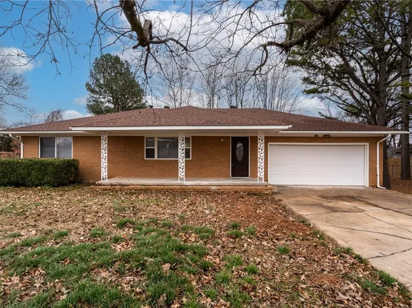 265 Meeker Dr, Gentry, AR 72734