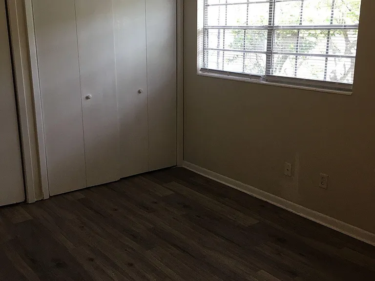 1527 Grace Ave #B — Photo 13