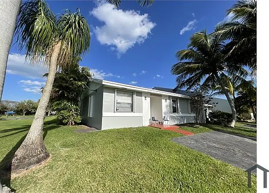 10379 SW 209th Ln — Photo 3