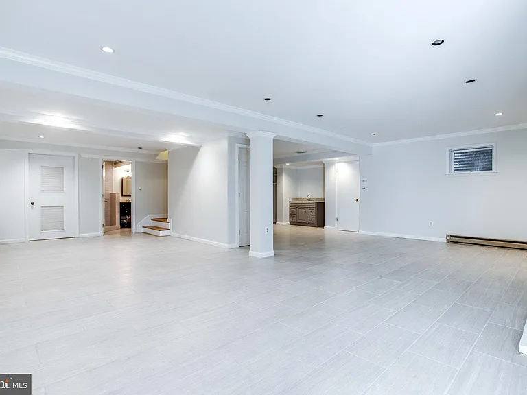 8500 Brook Rd — Photo 41