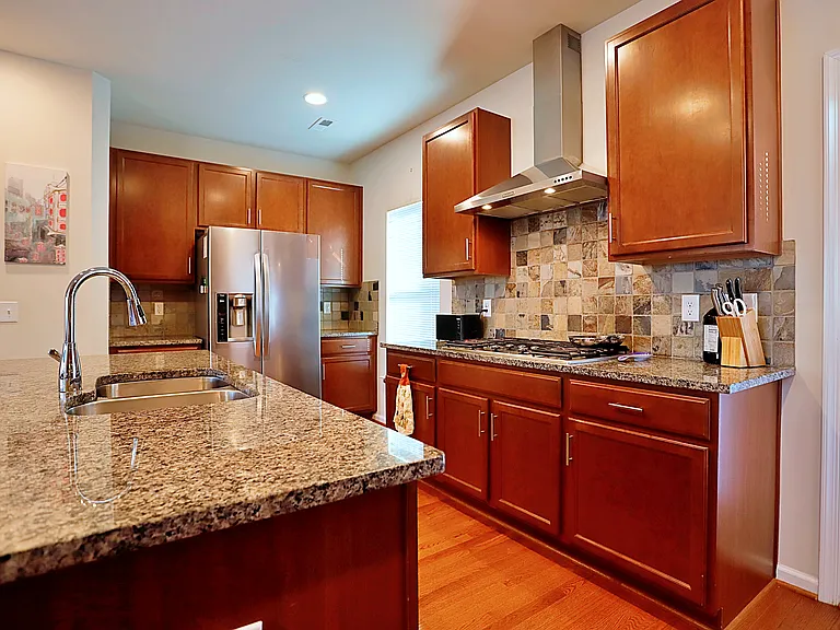 9612 Stockwell Ln — Photo 6