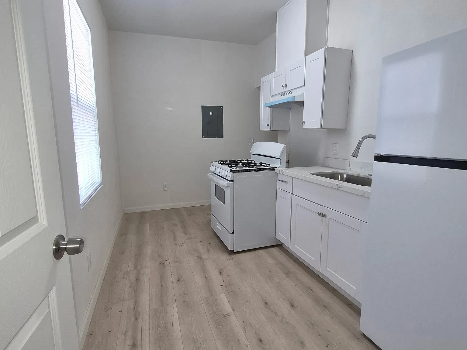 308 N 3rd St — Photo 4