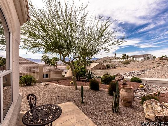 3rd image of 2902 Desert Heights Dr