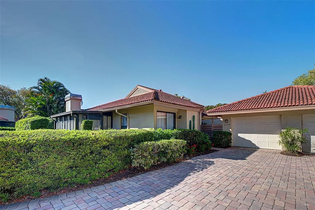 2 bed, 2.0 bath, 1368 sqft, $3,500 — Photo 2