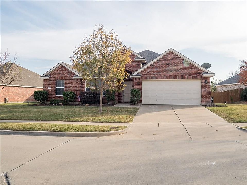 1st image of 2412 Clubhouse Dr