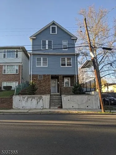 Hillside — Photo 2