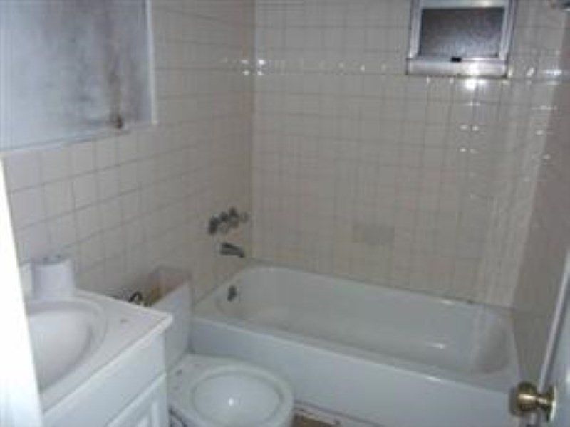 2nd image of 509 NW 10th Ave
