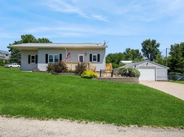 202 Ash Ave, Urbana, IA 52345