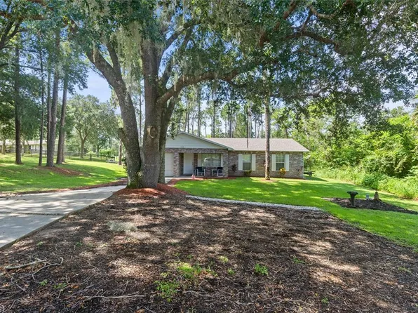 7432 Sunnyside Dr, Leesburg, FL 34748