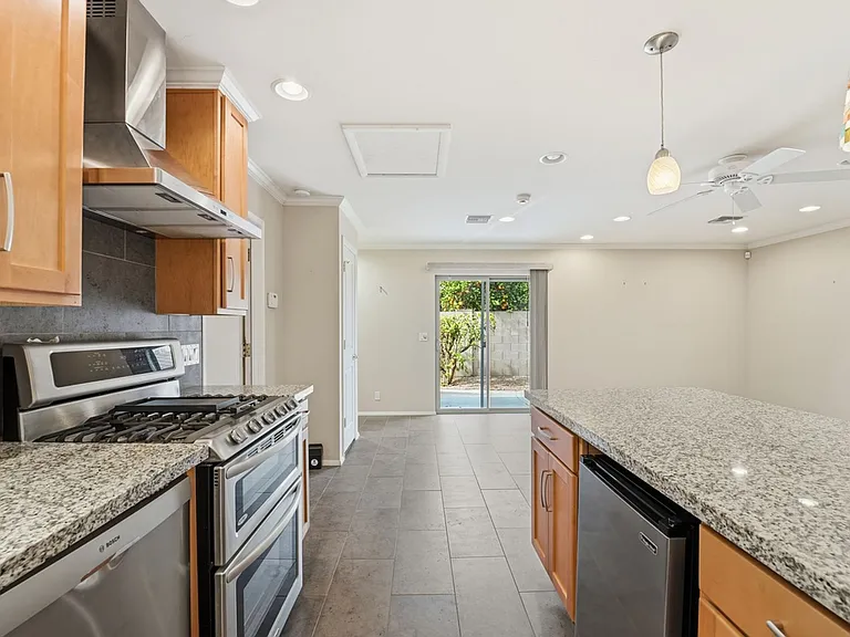 2051 E Hermosa Dr — Photo 12