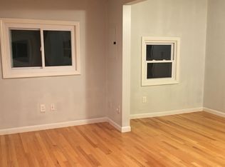 4 North St, Bristol, RI 02809